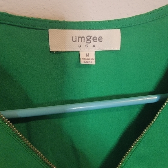 UMGEE Green Zip up Blouse. - Picture 4 of 9